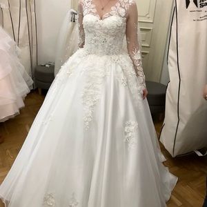 Wedding dress size 8